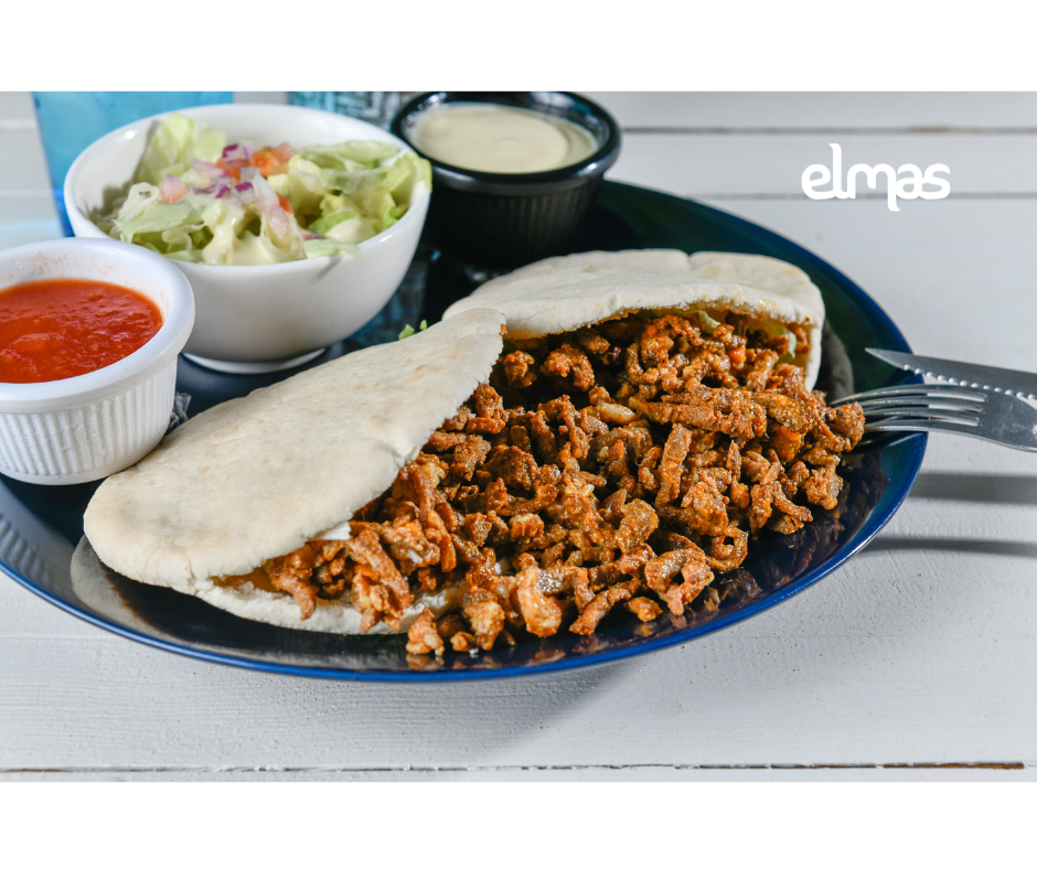 Pita bread with lamb shoarma (halal)