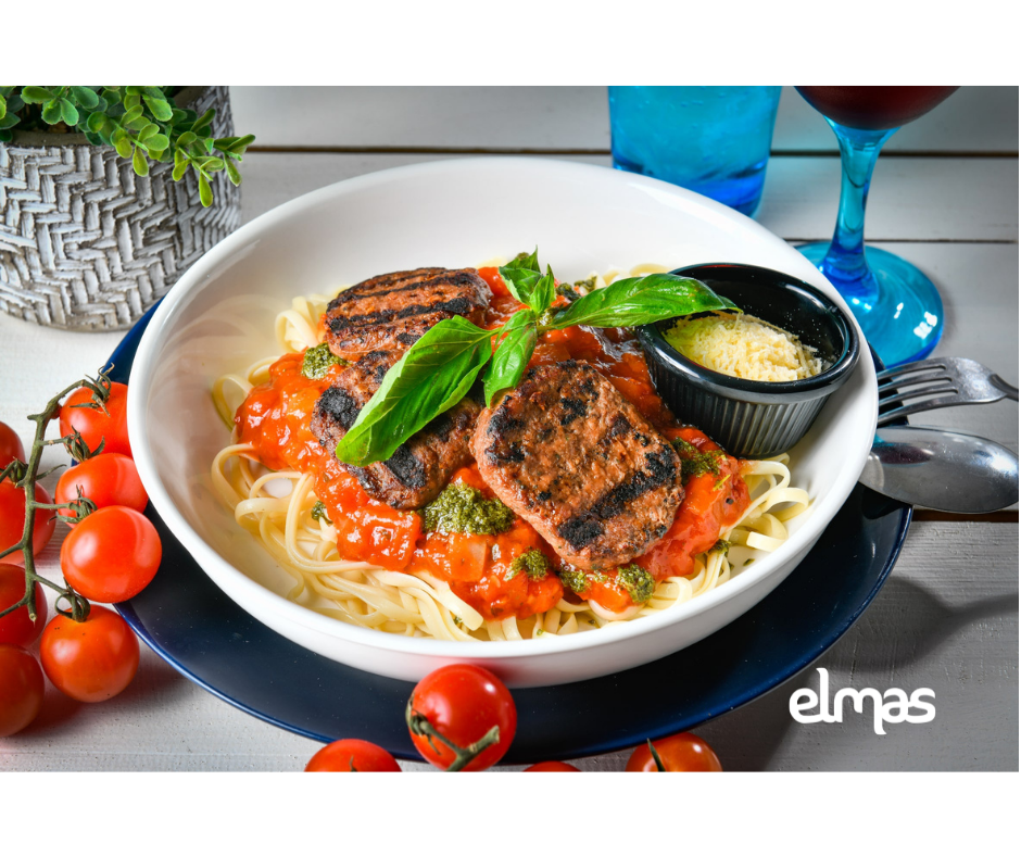 Pomodoro-pesto linguine with köfte (halal)